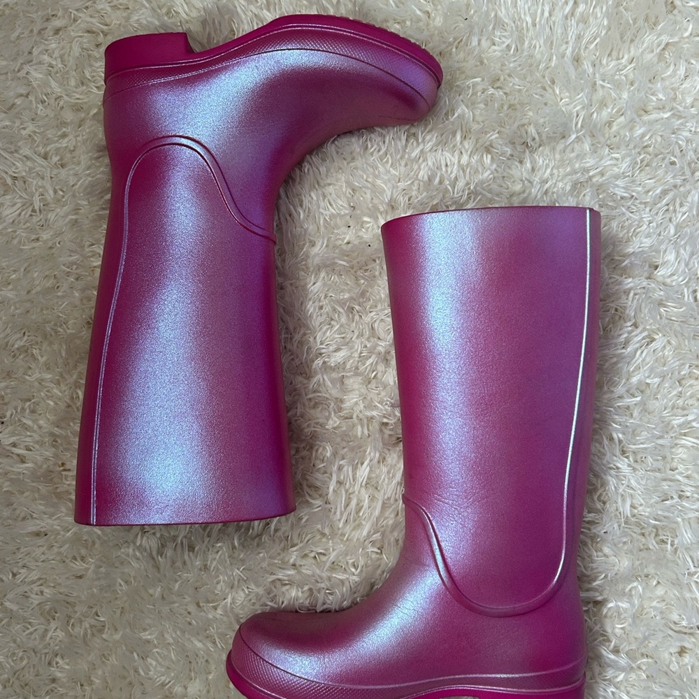 CROCS Shimmer Tall Rain Boots in Metallic Magenta